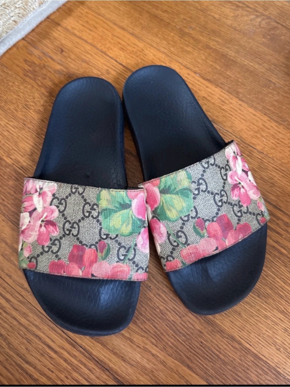 Gucci Floral GG Supreme Slide Sandals, 6